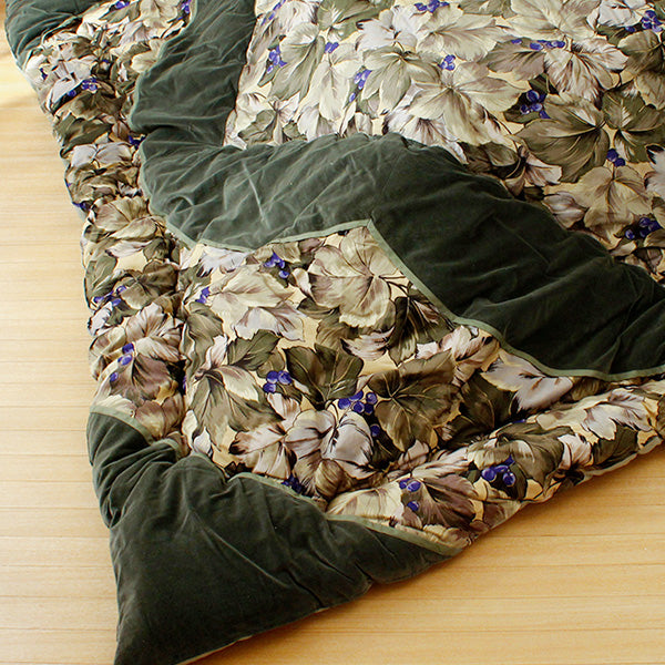 こたつ布団 正方形 ベロアパッチ 約205×205cm(こたつ台 約80~90×80~90cm 用)綿100% おしゃれ グリーン 緑 ユリ 花柄 フラワー 洋室 和室 こたつ掛け布団 こたつ 布団 厚掛け 日本製